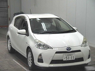 TOYOTA AQUA 2015