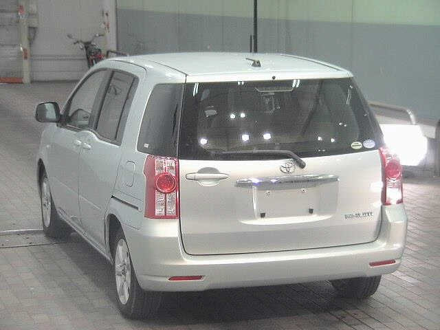 TOYOTA RAUM 2008