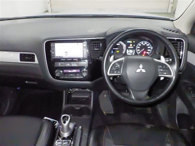 MITSUBISHI OUTLANDER PHEV 2014