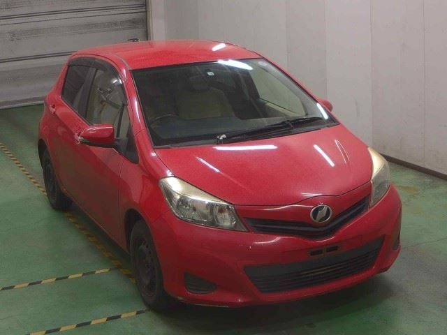 TOYOTA VITZ 2012