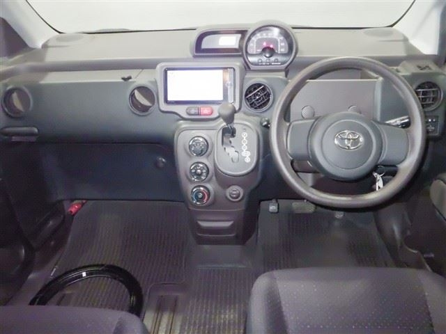 TOYOTA SPADE 2013