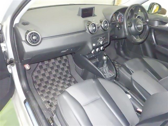 AUDI A1 2011