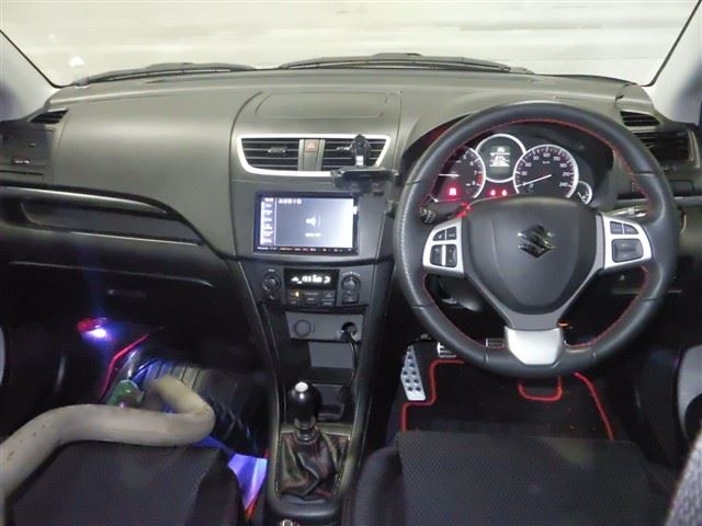 SUZUKI SWIFT 2015