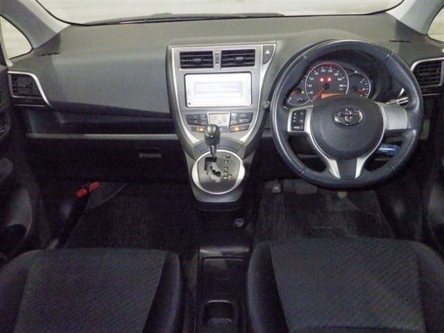 TOYOTA RACTIS 2012
