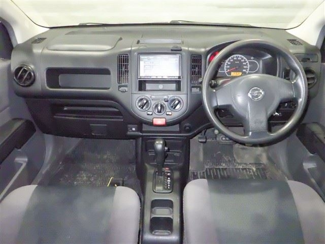 NISSAN AD 2018