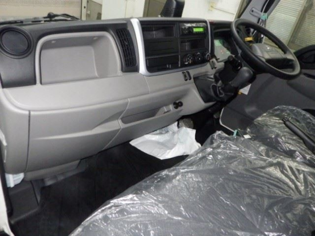 MITSUBISHI CANTER 2024