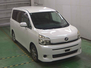 TOYOTA VOXY 2010