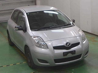 TOYOTA VITZ 2010