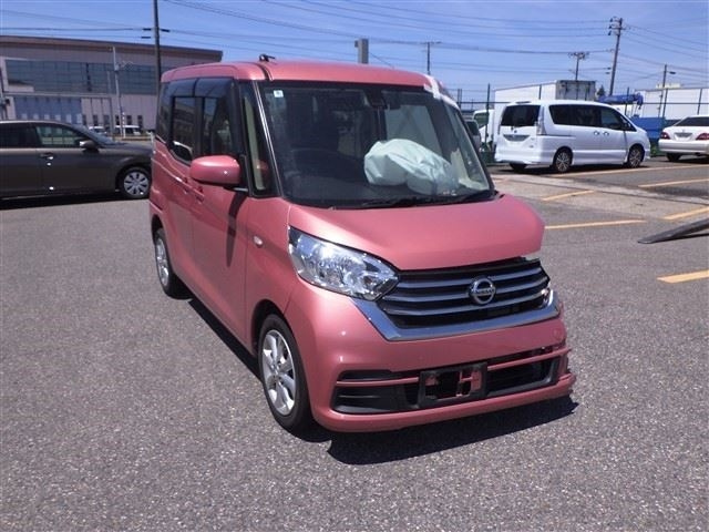 NISSAN DAYZ ROOX 2018