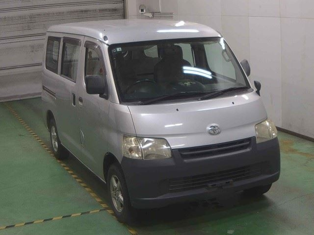TOYOTA TOWN ACE VAN 2011