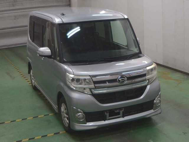 DAIHATSU TANTO 2014