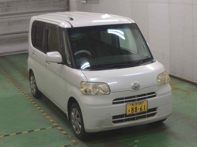DAIHATSU TANTO 2012