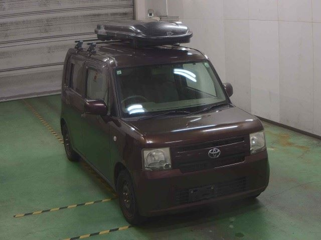 TOYOTA PIXIS SPACE 2011