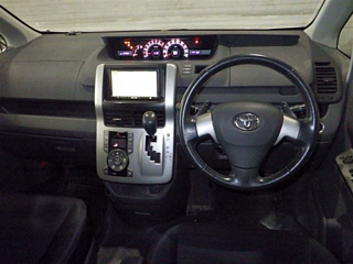 TOYOTA VOXY 2008