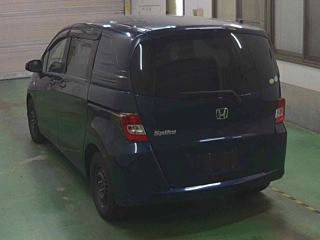 HONDA FREED 2010