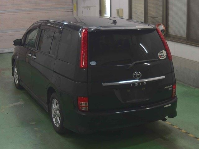 TOYOTA ISIS 2010