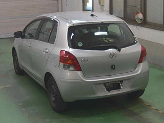 TOYOTA VITZ 2010