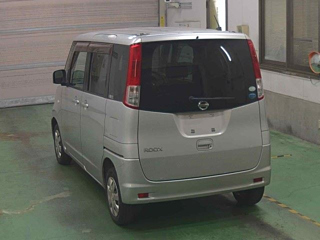 NISSAN ROOX 2010