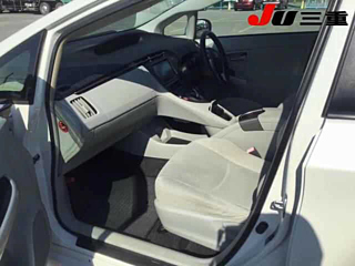TOYOTA PRIUS 2011