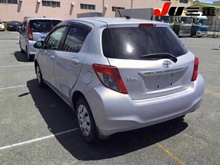TOYOTA VITZ 2013