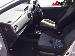 TOYOTA VITZ 2013