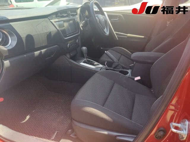TOYOTA AURIS 2012
