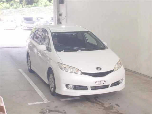 TOYOTA WISH 2010