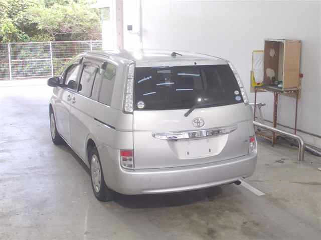 TOYOTA ISIS 2011
