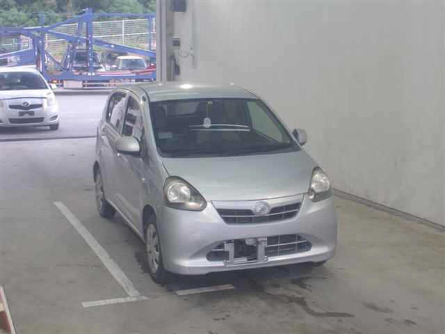 DAIHATSU MIRA E S 2011