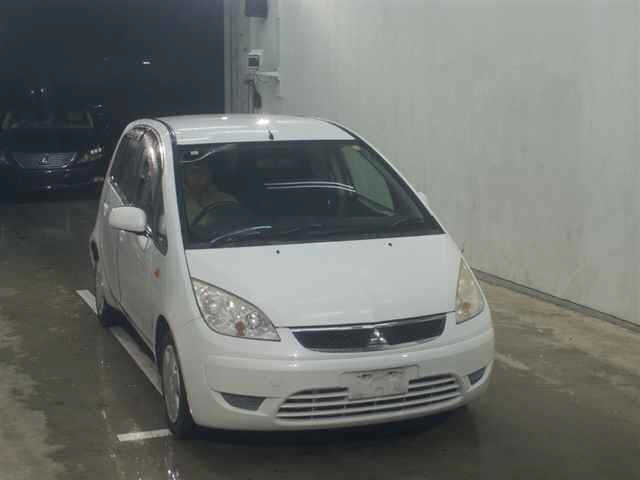 MITSUBISHI COLT 2011