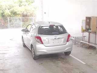 TOYOTA VITZ 2011
