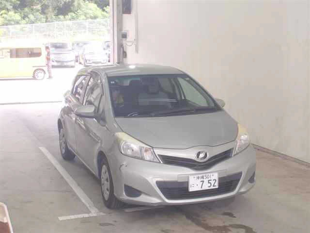 TOYOTA VITZ 2011