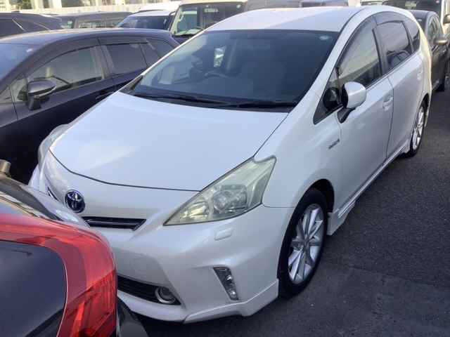 TOYOTA PRIUS ALPHA 2012