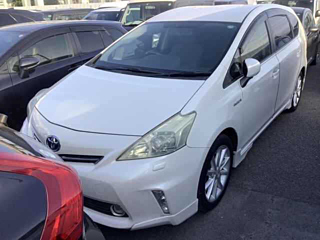 TOYOTA PRIUS ALPHA 2012