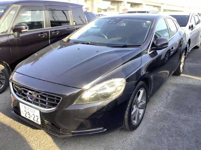VOLVO V40 2013