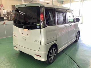 NISSAN ROOX 2013
