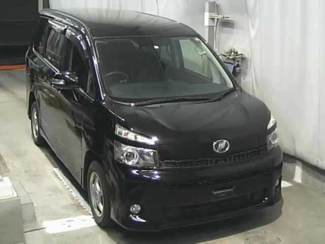 TOYOTA VOXY 2012