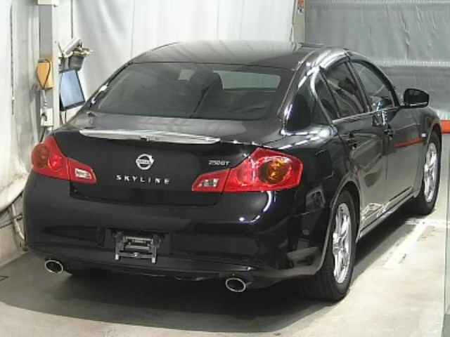 NISSAN SKYLINE 2010