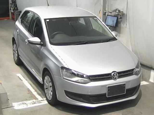 VOLKSWAGEN POLO 2010