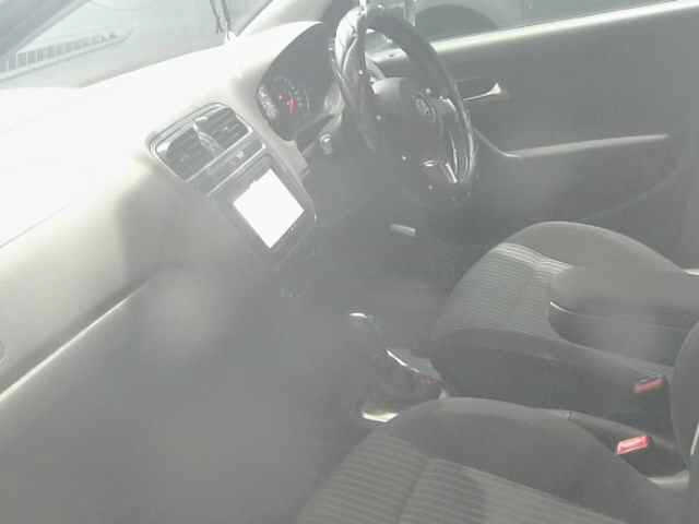 VOLKSWAGEN POLO 2010