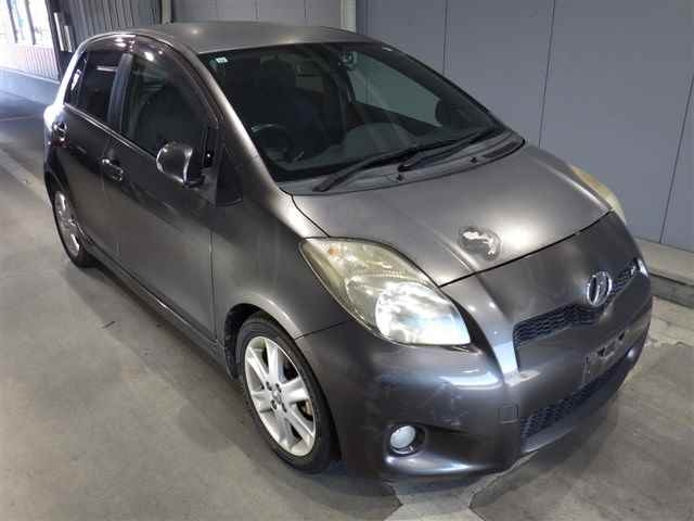 TOYOTA VITZ 2009