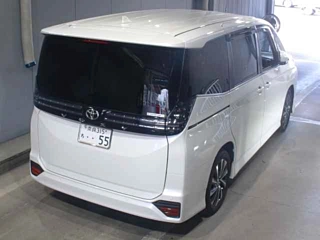 TOYOTA VOXY 2024