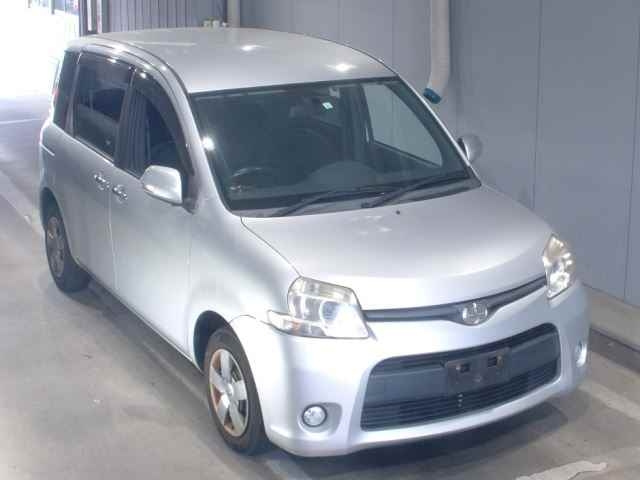TOYOTA SIENTA 2013