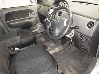 TOYOTA SIENTA 2013