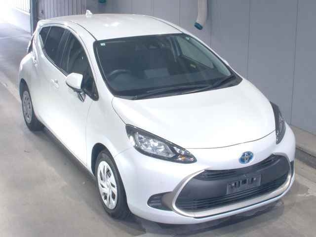 TOYOTA AQUA 2021