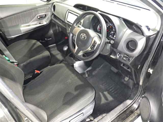 TOYOTA VITZ 2015