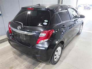 TOYOTA VITZ 2015