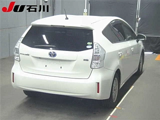 TOYOTA PRIUS ALPHA 2012