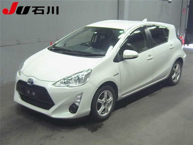 TOYOTA AQUA 2015