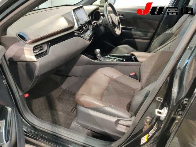 TOYOTA C-HR 2017